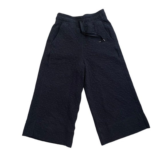 Lululemon Rippled Wide Leg Super-High-Rise Crop Pants Black Size 4 NEW - Picture 1 of 8